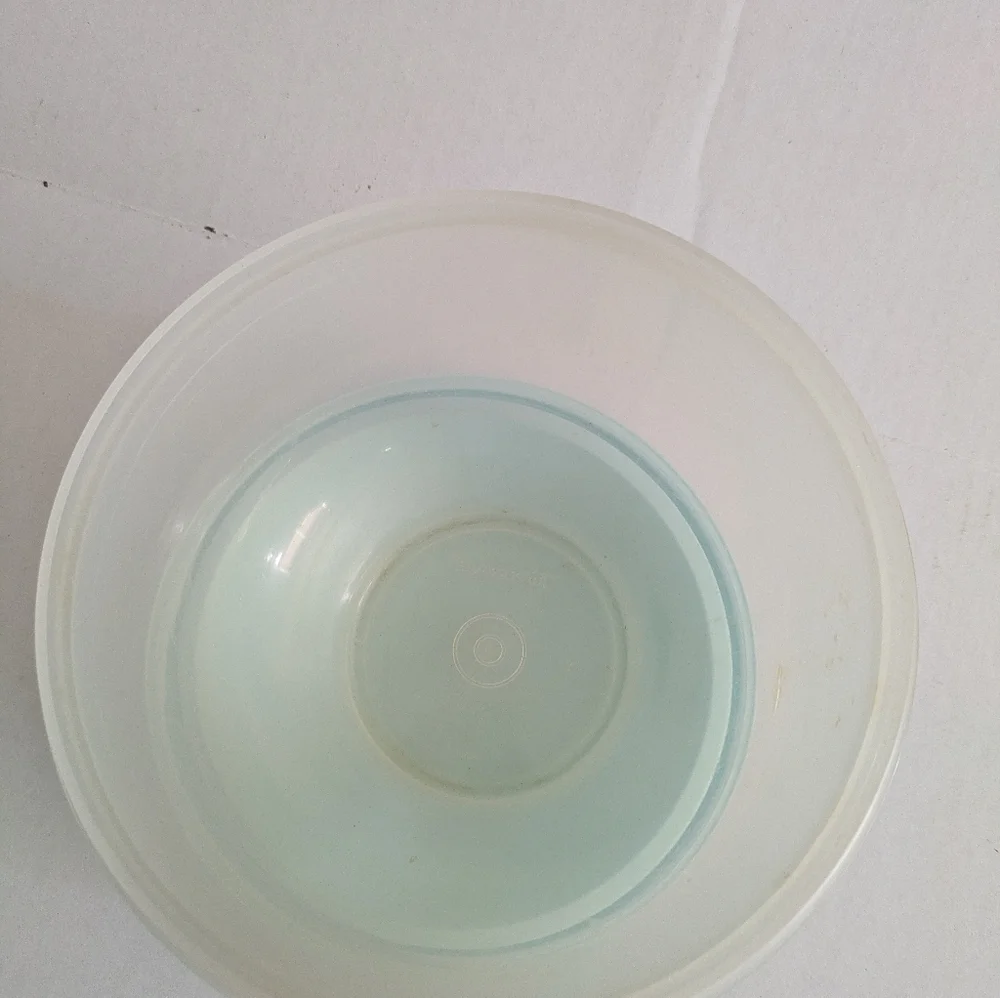 Tupperware questions leave